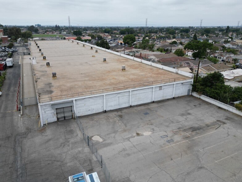 Commercial property listing photo in South Gate, CA