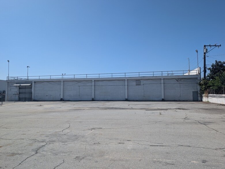 Commercial property listing photo in South Gate, CA